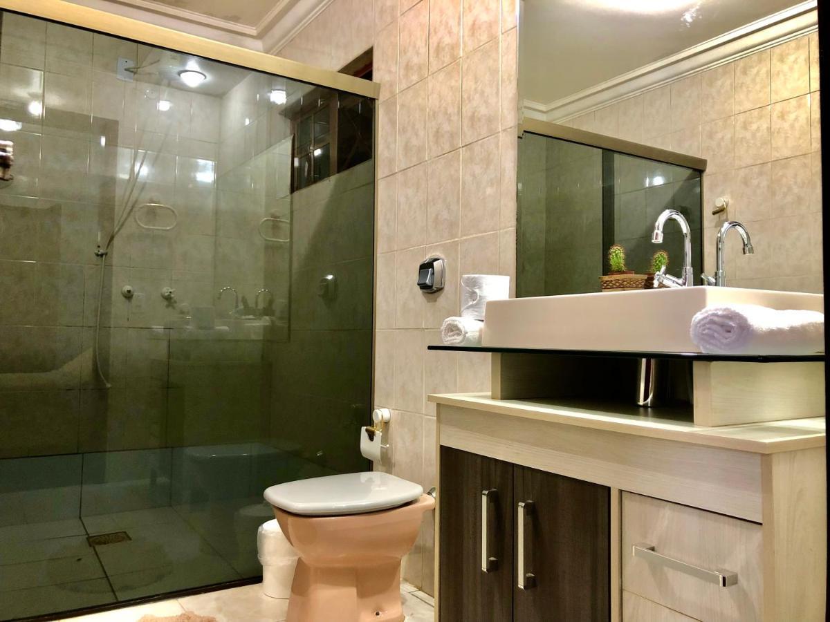 Casa com PISCINA próximo ATRATIVOS / wifi / garagem Vila Foz do Iguaçu Exterior foto