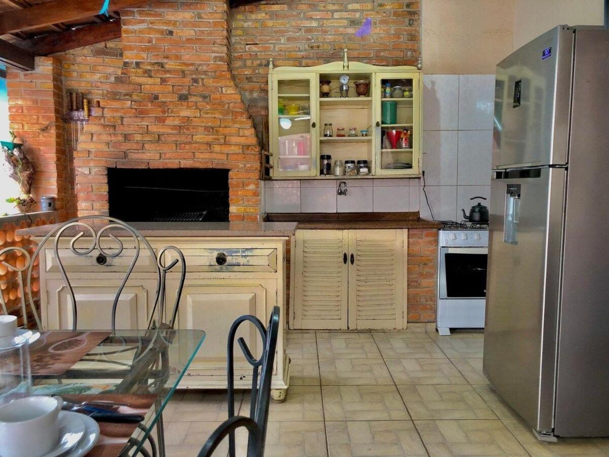 Casa com PISCINA próximo ATRATIVOS / wifi / garagem Vila Foz do Iguaçu Exterior foto