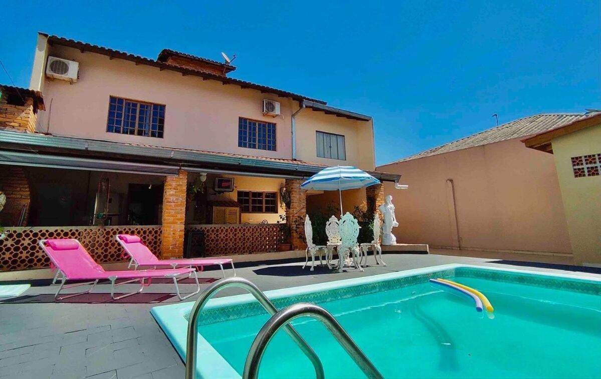 Casa com PISCINA próximo ATRATIVOS / wifi / garagem Vila Foz do Iguaçu Exterior foto