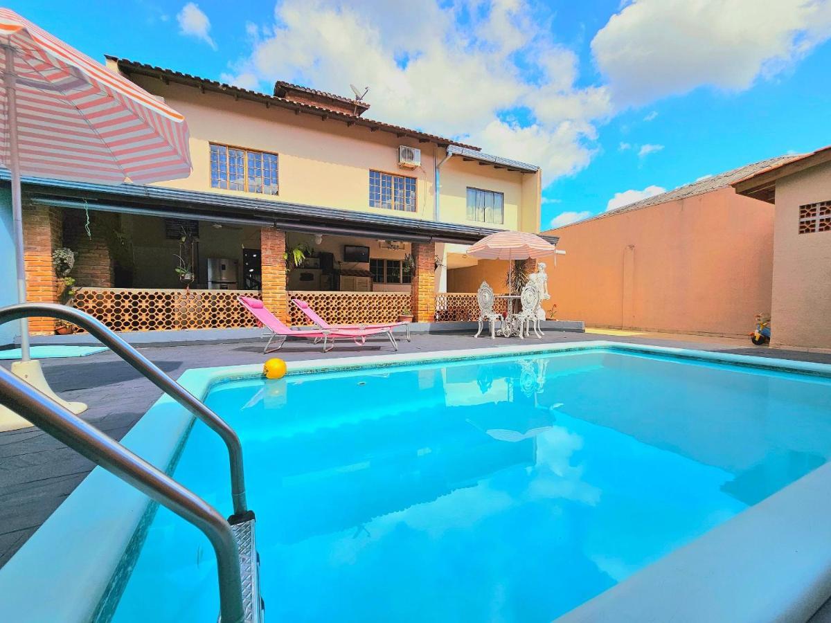 Casa com PISCINA próximo ATRATIVOS / wifi / garagem Vila Foz do Iguaçu Exterior foto